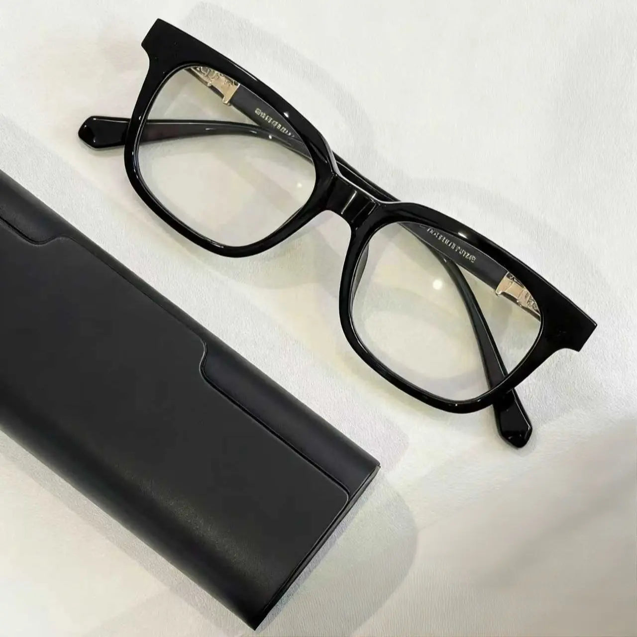 Protect Your Eyes in Style: Trendy Blue Light Blocking Eyeglasses for Men & Women with UV400 Protection - Perfect for Gaming, Travel & More!